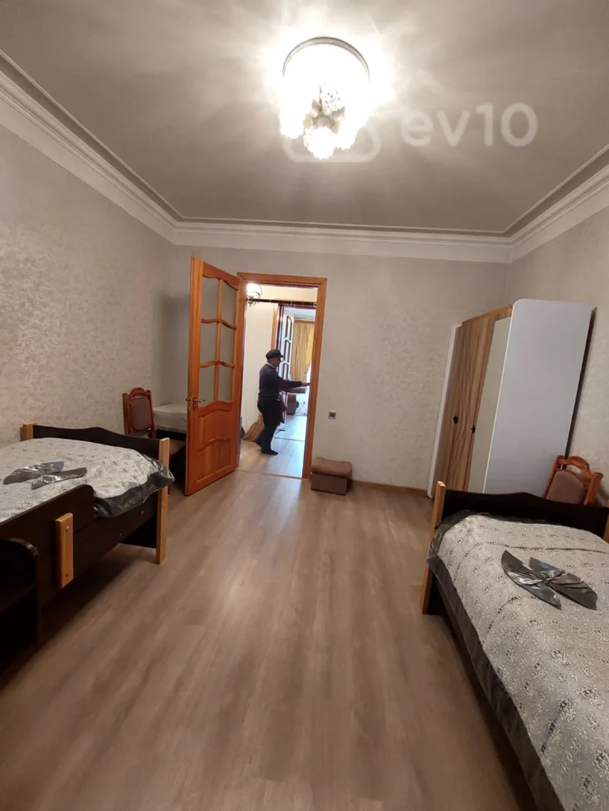 Kirayə verilir 21 otaqlı köhnə tikili 70 m²