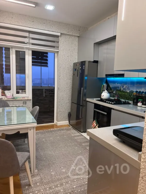 Kirayə verilir 3 otaqlı yeni tikili 55 m²