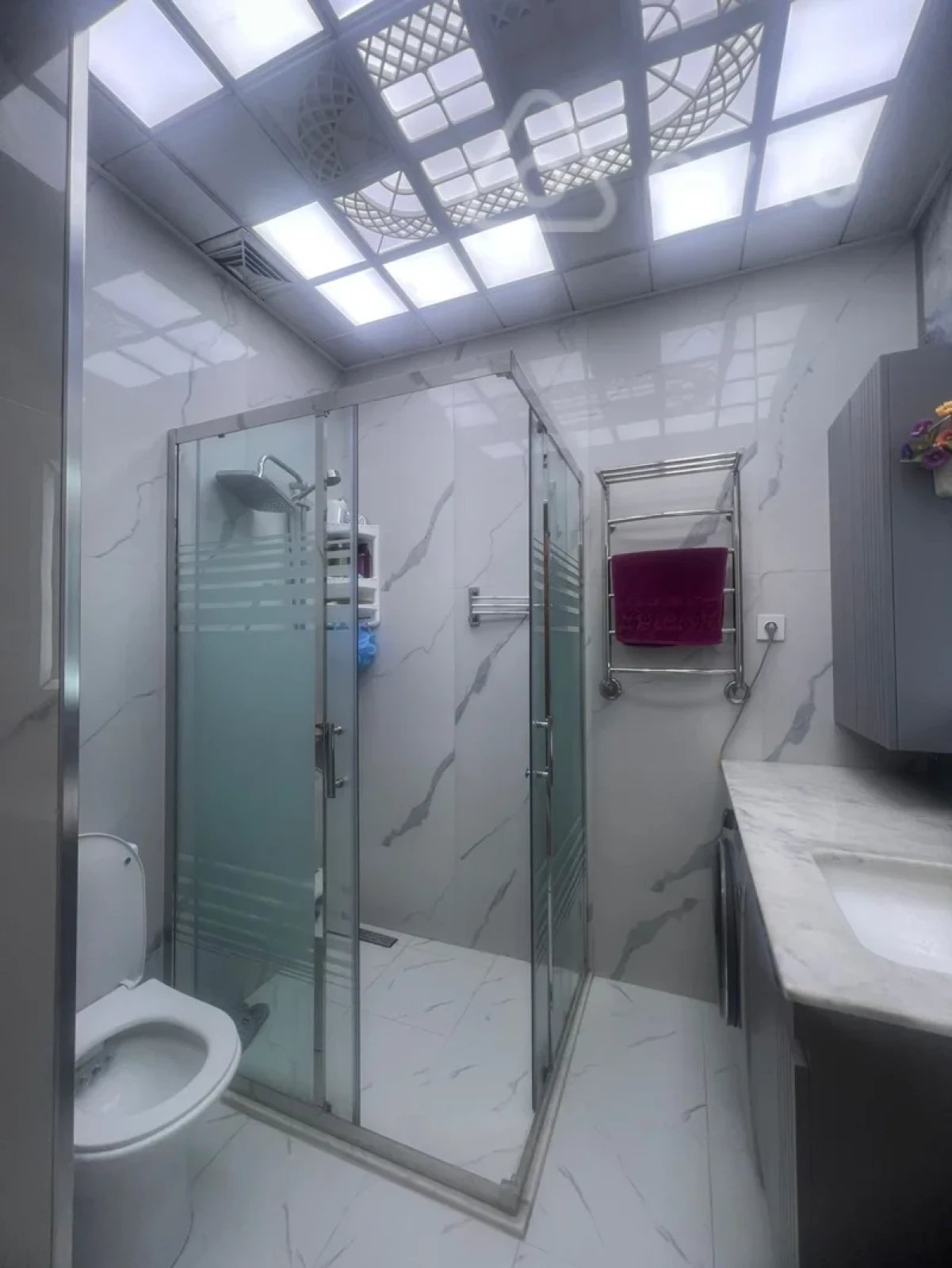 Kirayə verilir 3 otaqlı yeni tikili 55 m²