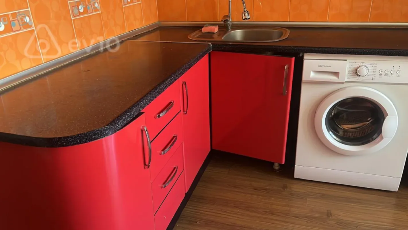 Kirayə verilir 3 otaqlı köhnə tikili 75 m²