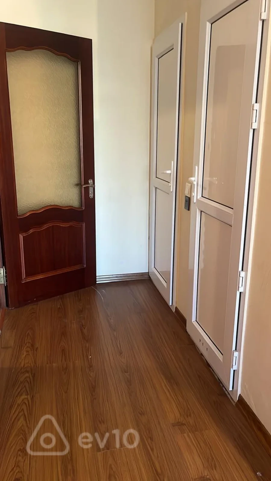 Kirayə verilir 3 otaqlı köhnə tikili 75 m²
