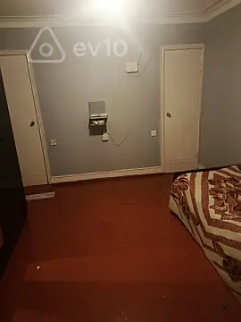 Kirayə verilir 2 otaqlı köhnə tikili 55 m²