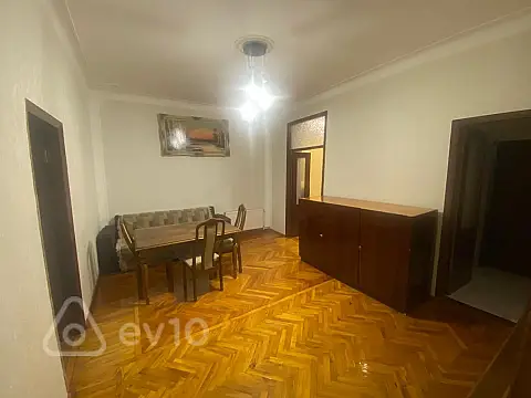 Kirayə verilir 3 otaqlı köhnə tikili 85 m²