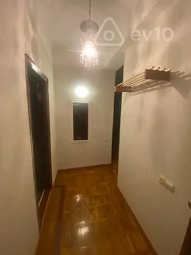 Kirayə verilir 3 otaqlı köhnə tikili 85 m²