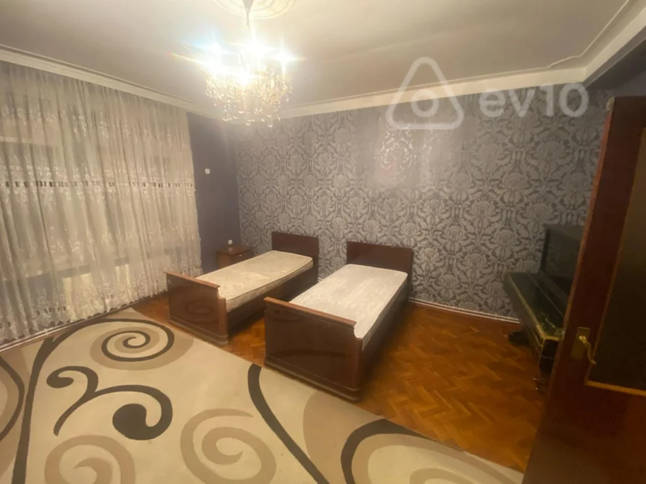 Kirayə verilir 3 otaqlı köhnə tikili 85 m²