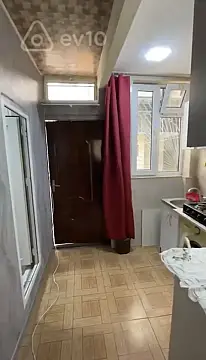 Kirayə verilir 2 otaqlı köhnə tikili 60 m²