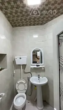 Kirayə verilir 2 otaqlı köhnə tikili 60 m²