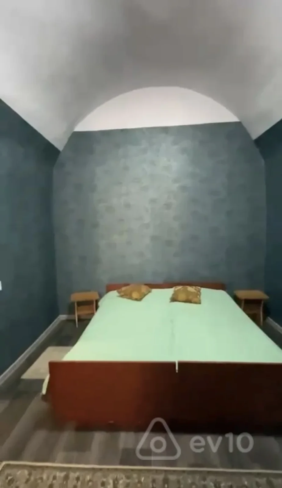 Kirayə verilir 2 otaqlı köhnə tikili 60 m²