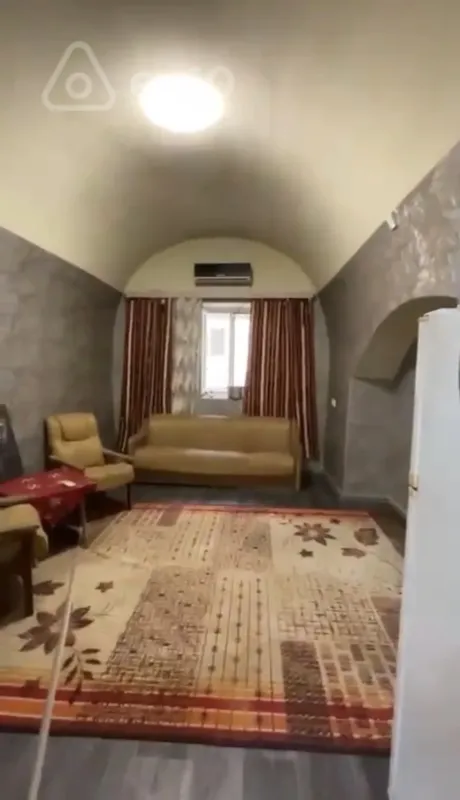 Kirayə verilir 2 otaqlı köhnə tikili 60 m²