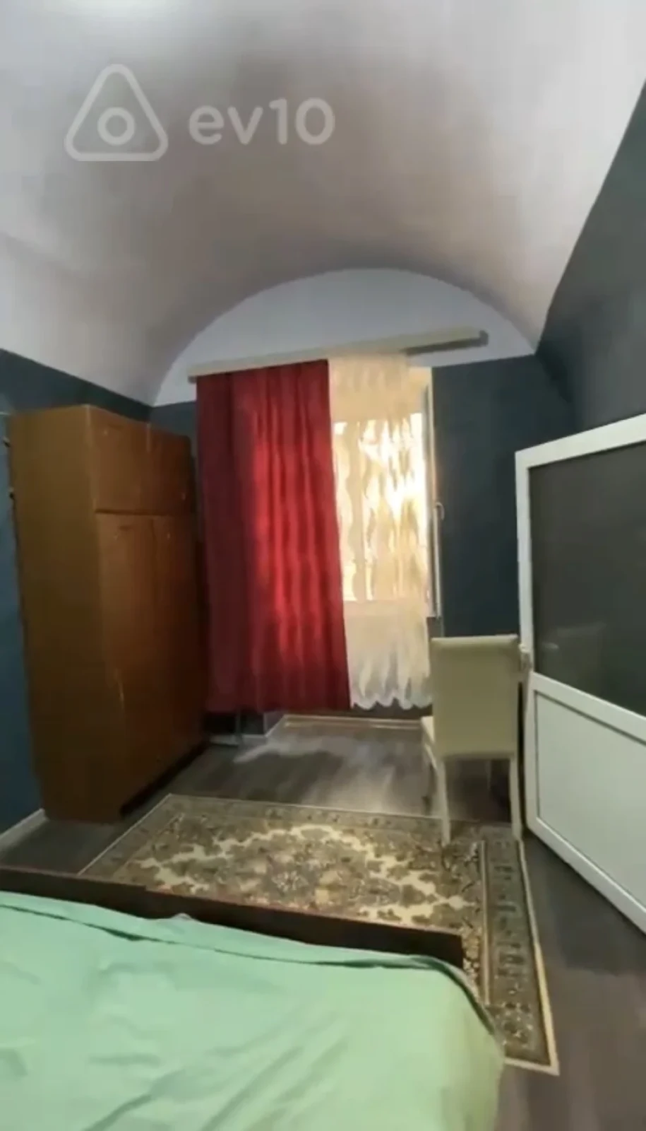 Kirayə verilir 2 otaqlı köhnə tikili 60 m²