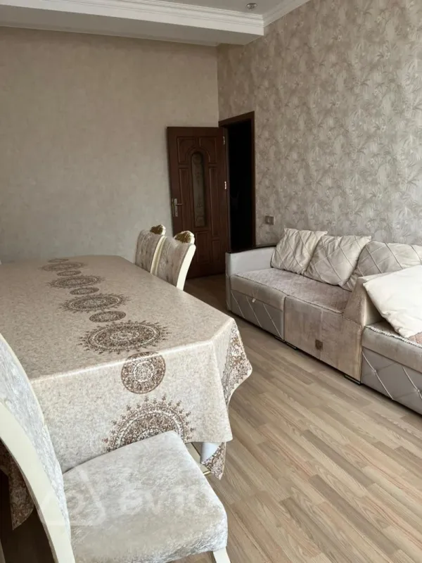 Kirayə verilir 2 otaqlı köhnə tikili 45 m²