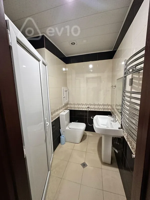 Kirayə verilir 2 otaqlı yeni tikili 70 m²