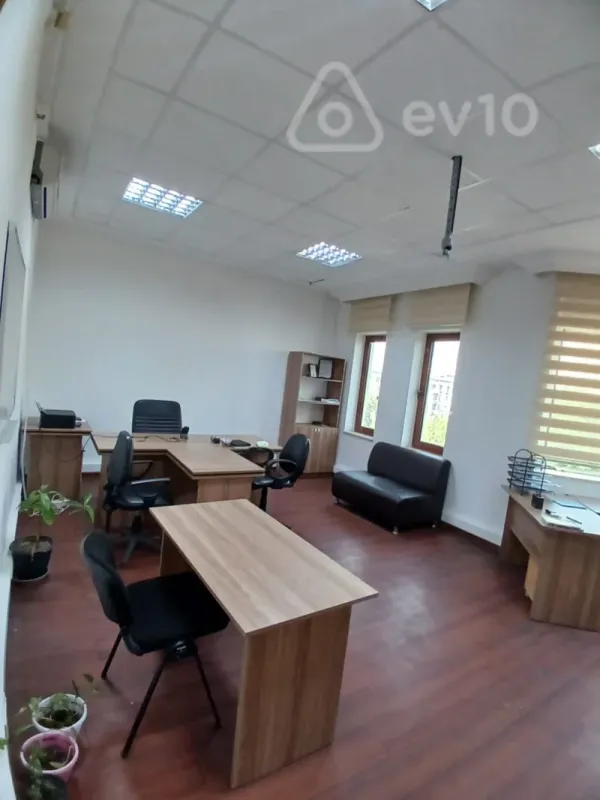Kirayə verilir 1 otaqlı ofis 35 m²