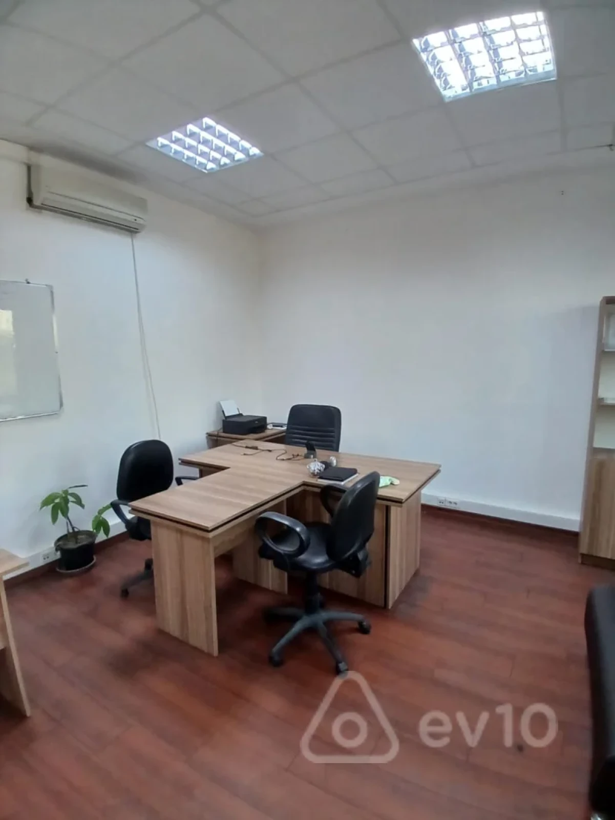 Kirayə verilir 1 otaqlı ofis 35 m²