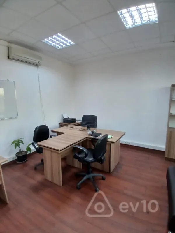 Kirayə verilir 1 otaqlı ofis 35 m²