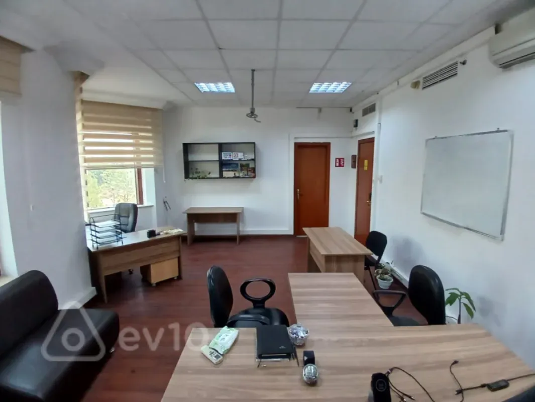 Kirayə verilir 1 otaqlı ofis 35 m²