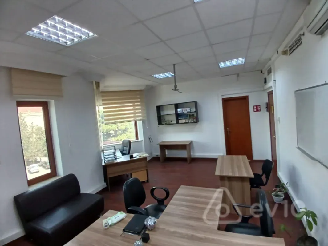 Kirayə verilir 1 otaqlı ofis 35 m²