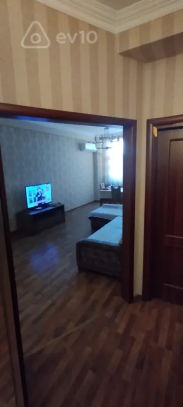 Kirayə verilir 3 otaqlı yeni tikili 105 m²