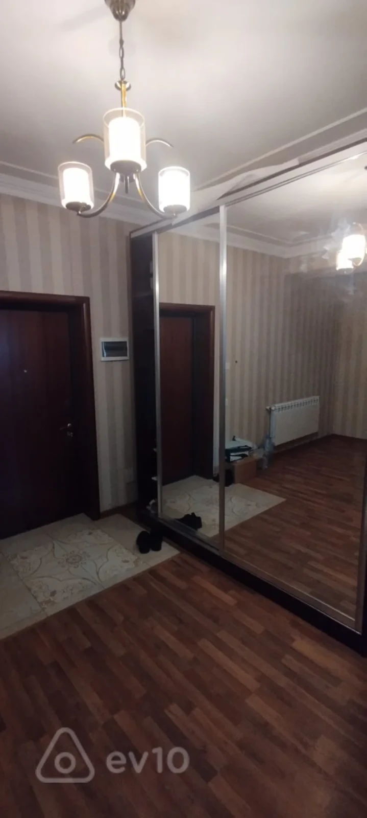 Kirayə verilir 3 otaqlı yeni tikili 105 m²