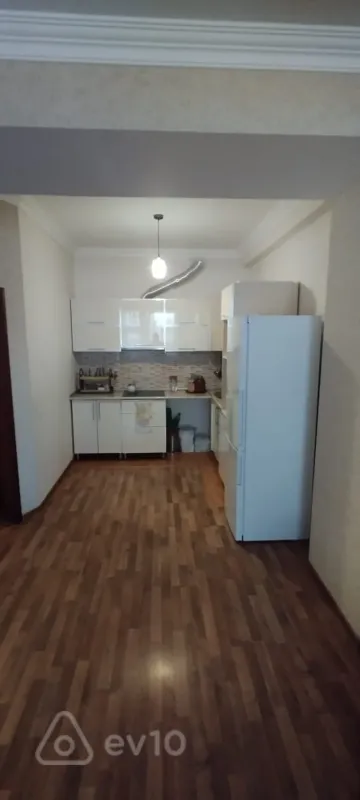 Kirayə verilir 3 otaqlı yeni tikili 105 m²