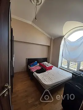 Kirayə verilir 2 otaqlı yeni tikili 60 m²