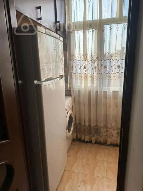 Kirayə verilir 2 otaqlı köhnə tikili 45 m²