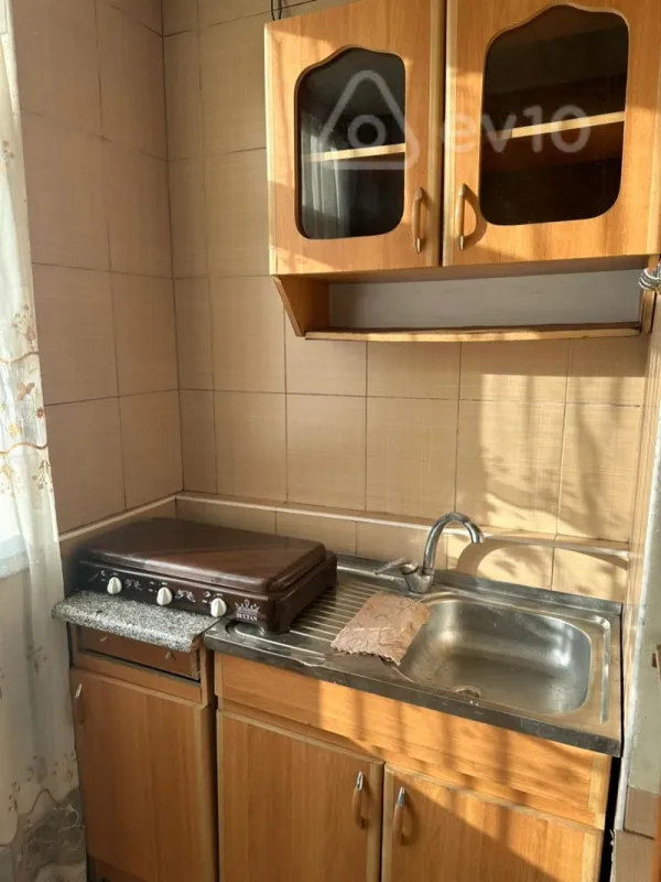 Kirayə verilir 2 otaqlı köhnə tikili 45 m²