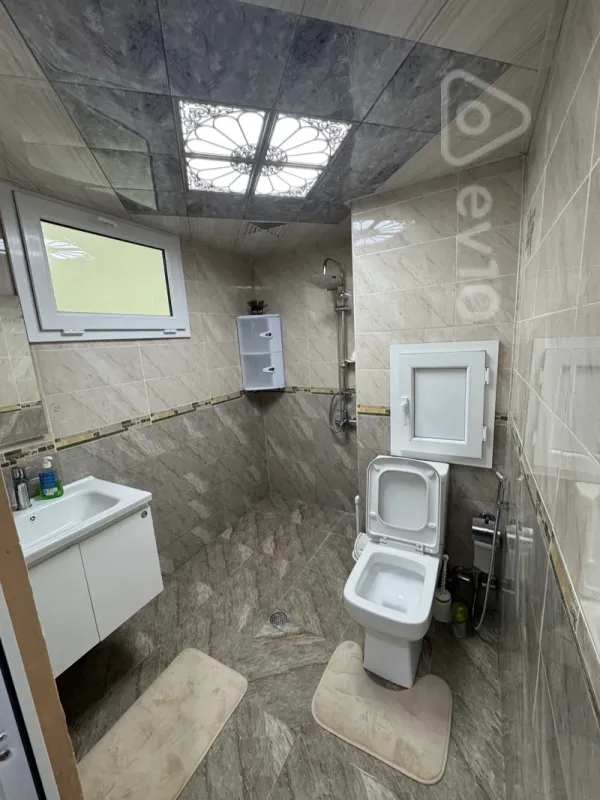 Kirayə verilir 2 otaqlı köhnə tikili 45 m²