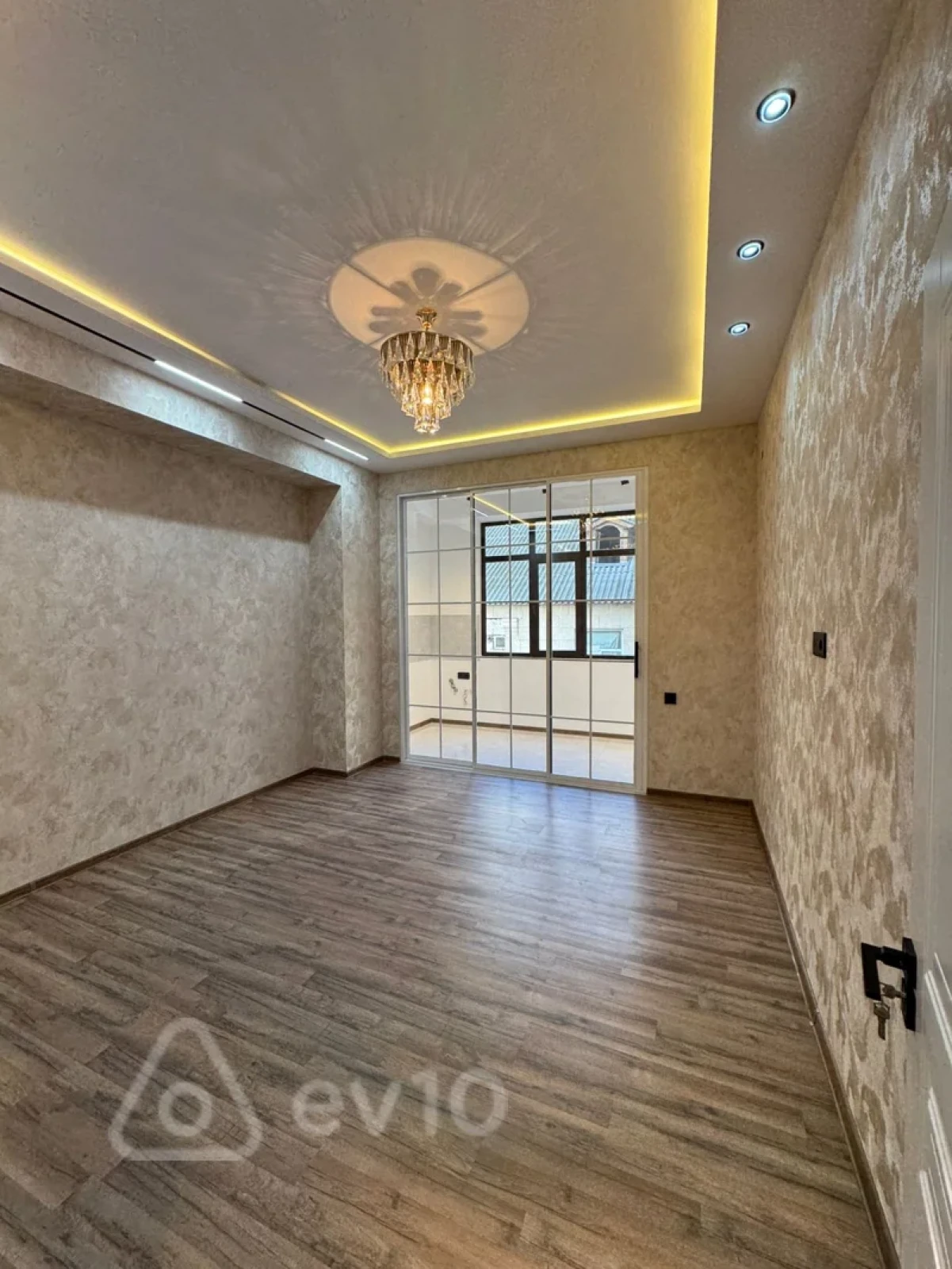 Satılır 2 otaqlı yeni tikili 56 m²