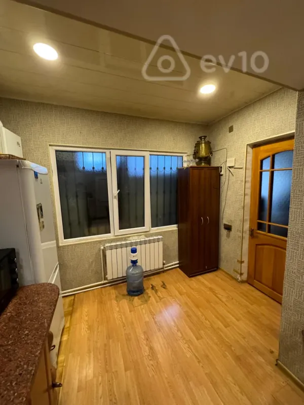 Kirayə verilir 3 otaqlı köhnə tikili 57 m²