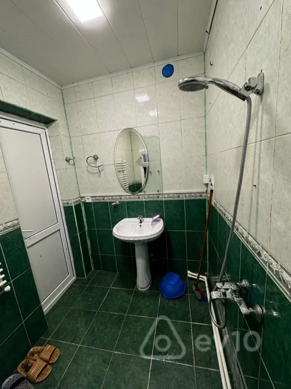 Kirayə verilir 3 otaqlı köhnə tikili 57 m²