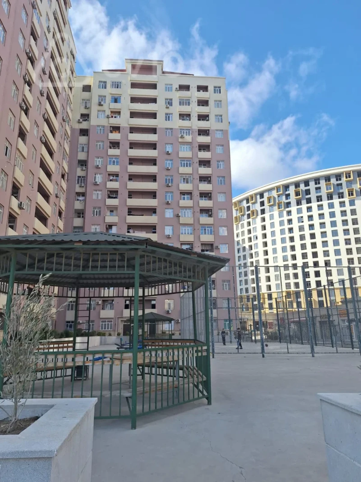 Kirayə verilir 2 otaqlı yeni tikili 65 m²