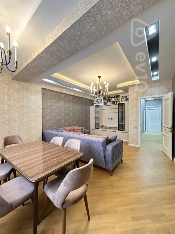 Satılır 2 otaqlı yeni tikili 70 m²