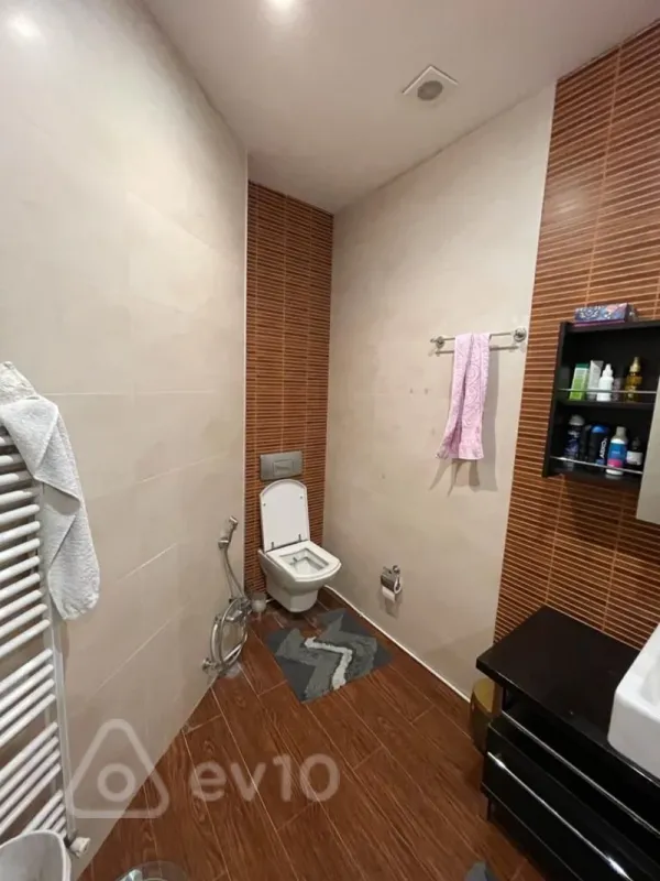 Kirayə verilir 3 otaqlı yeni tikili 150 m²