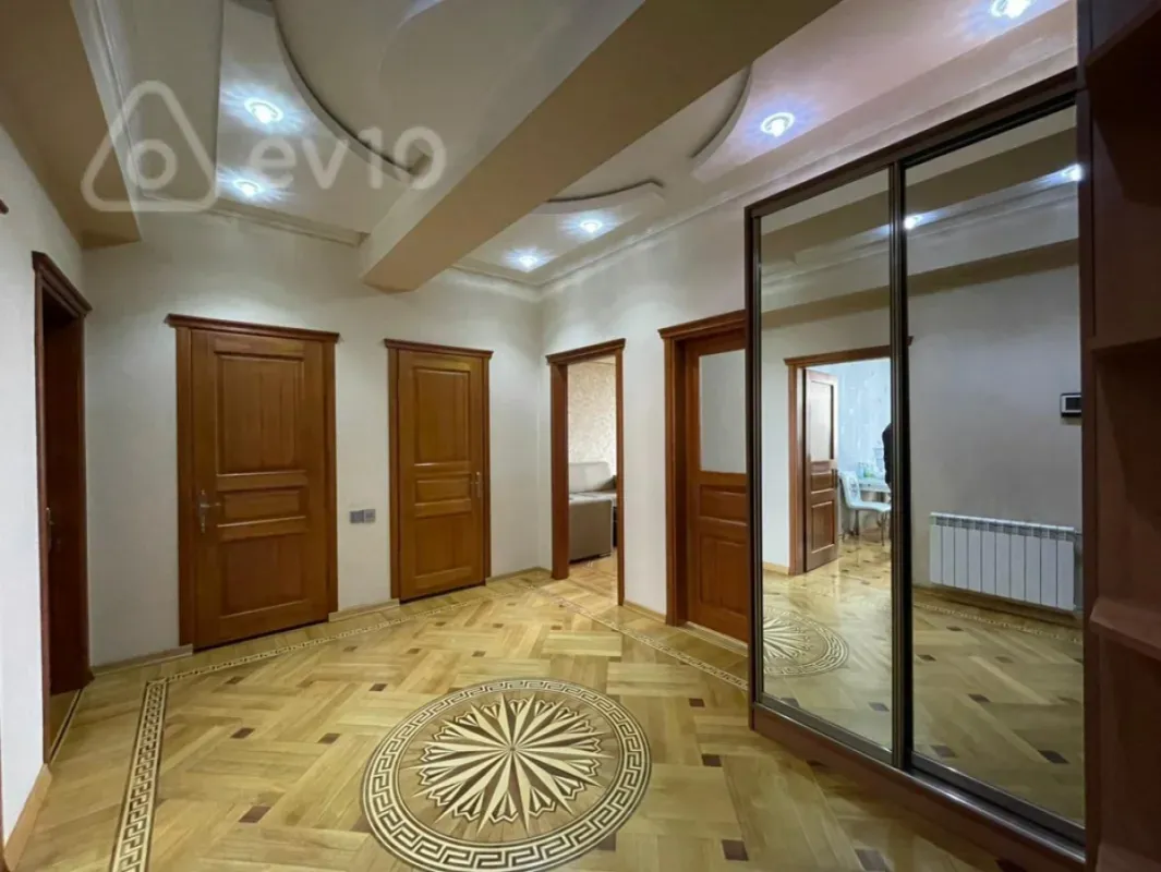 Kirayə verilir 3 otaqlı yeni tikili 100 m²