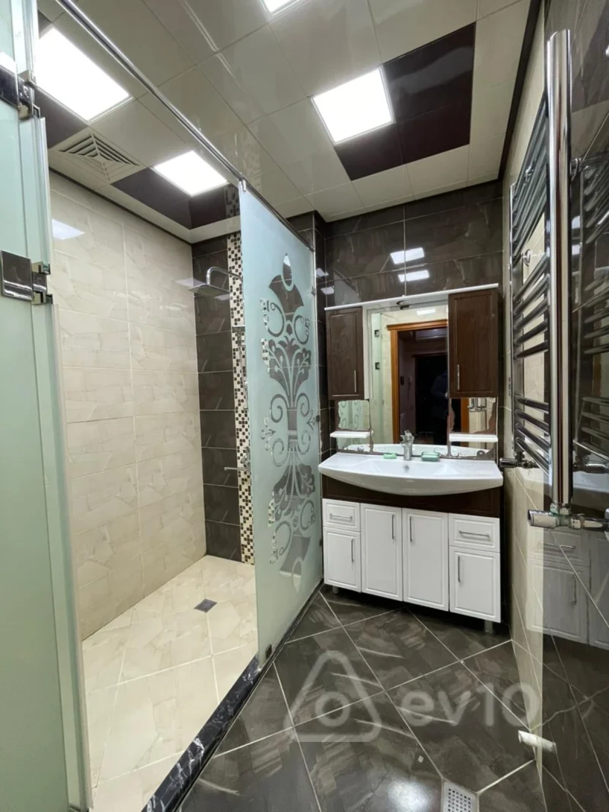 Kirayə verilir 3 otaqlı yeni tikili 100 m²