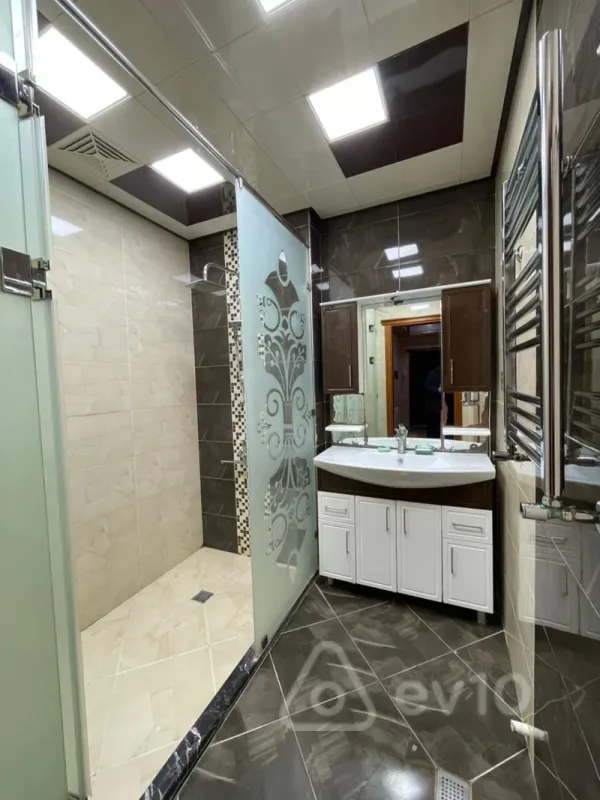 Kirayə verilir 3 otaqlı yeni tikili 100 m²