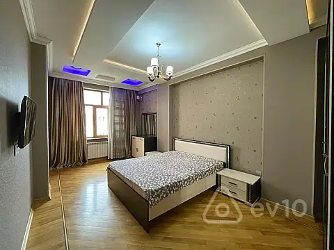 Kirayə verilir 3 otaqlı yeni tikili 100 m²
