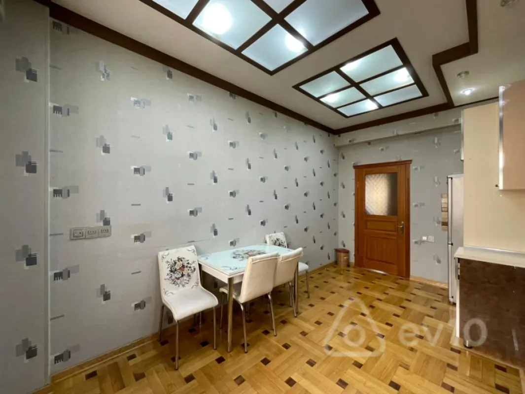 Kirayə verilir 3 otaqlı yeni tikili 100 m²