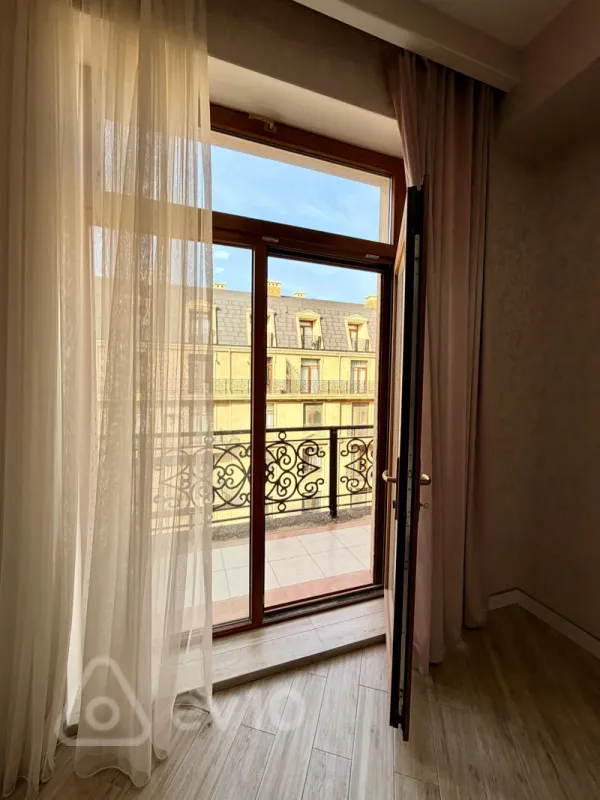 Kirayə verilir 2 otaqlı yeni tikili 100 m²