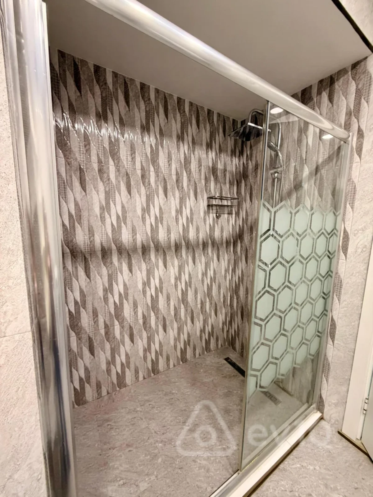 Kirayə verilir 2 otaqlı yeni tikili 100 m²