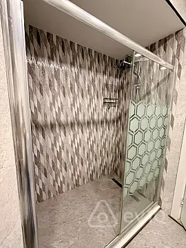 Kirayə verilir 2 otaqlı yeni tikili 100 m²