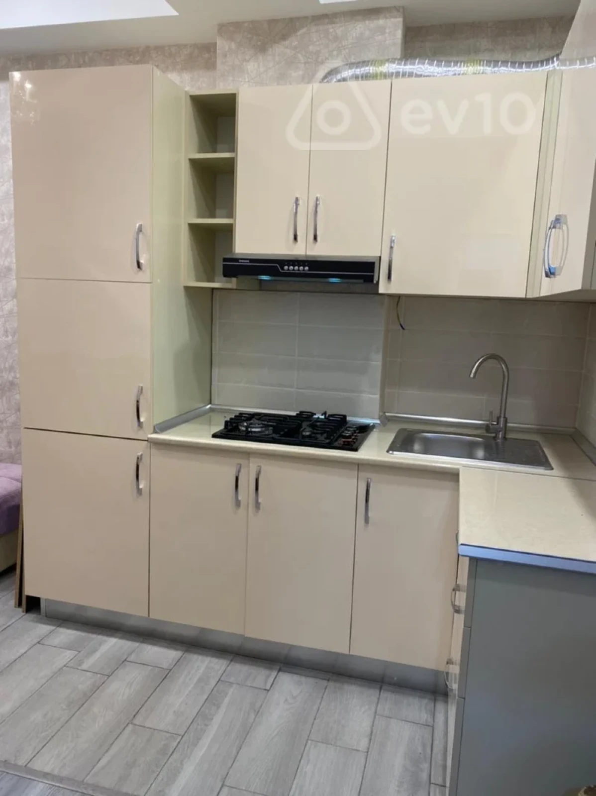 Kirayə verilir 3 otaqlı yeni tikili 70 m²