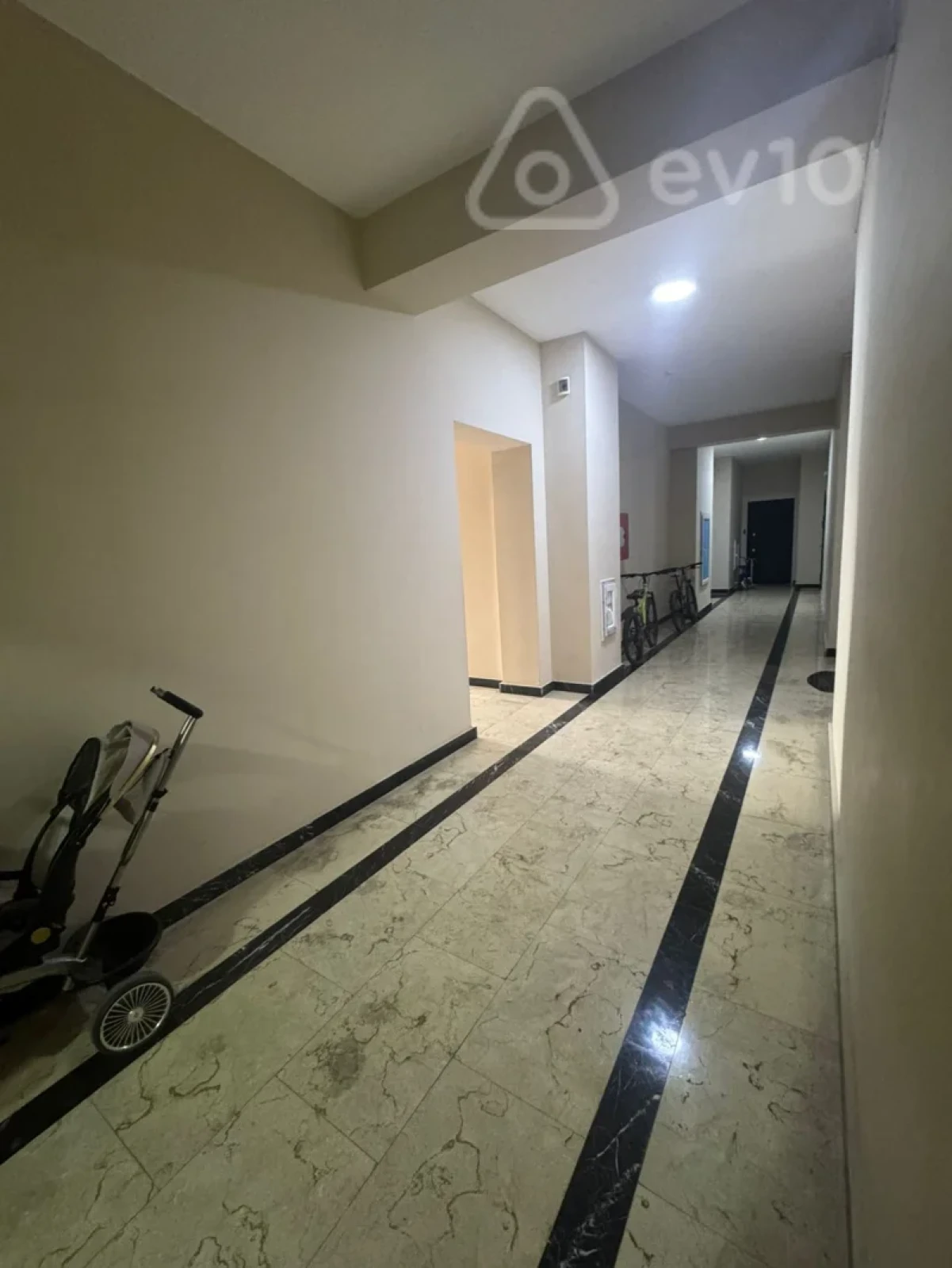 Satılır 2 otaqlı yeni tikili 70 m²