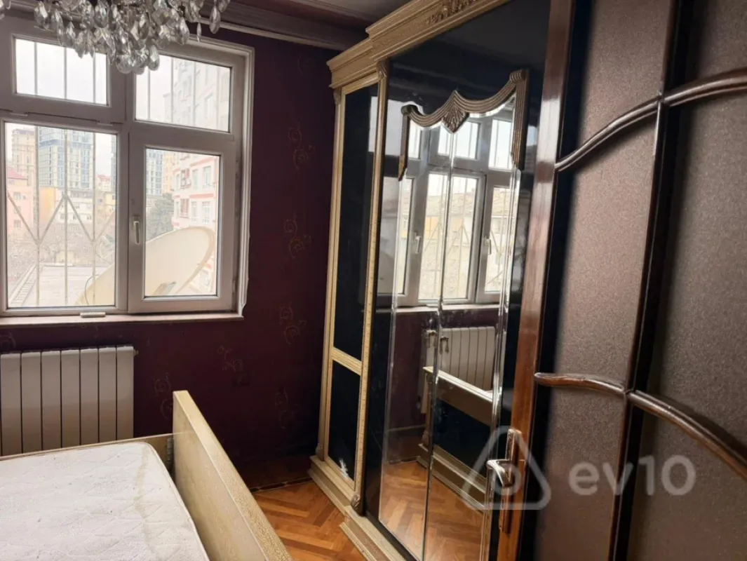 Kirayə verilir 3 otaqlı köhnə tikili 75 m²