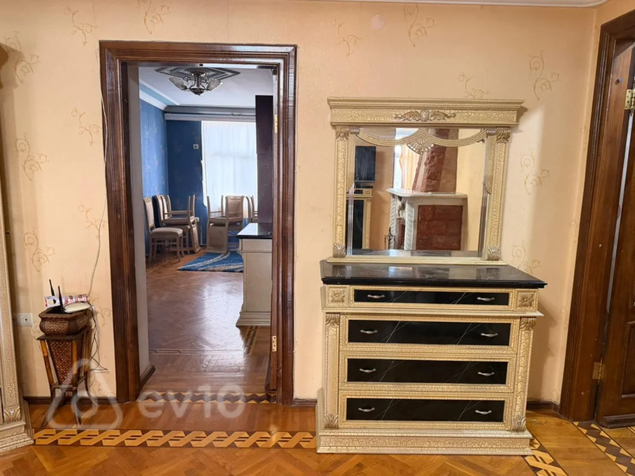 Kirayə verilir 3 otaqlı köhnə tikili 75 m²