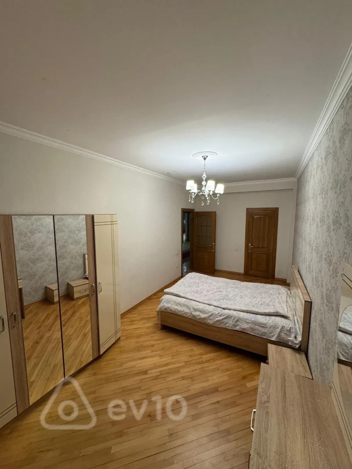 Kirayə verilir 3 otaqlı yeni tikili 162 m²