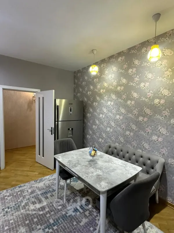 Kirayə verilir 3 otaqlı yeni tikili 100 m²