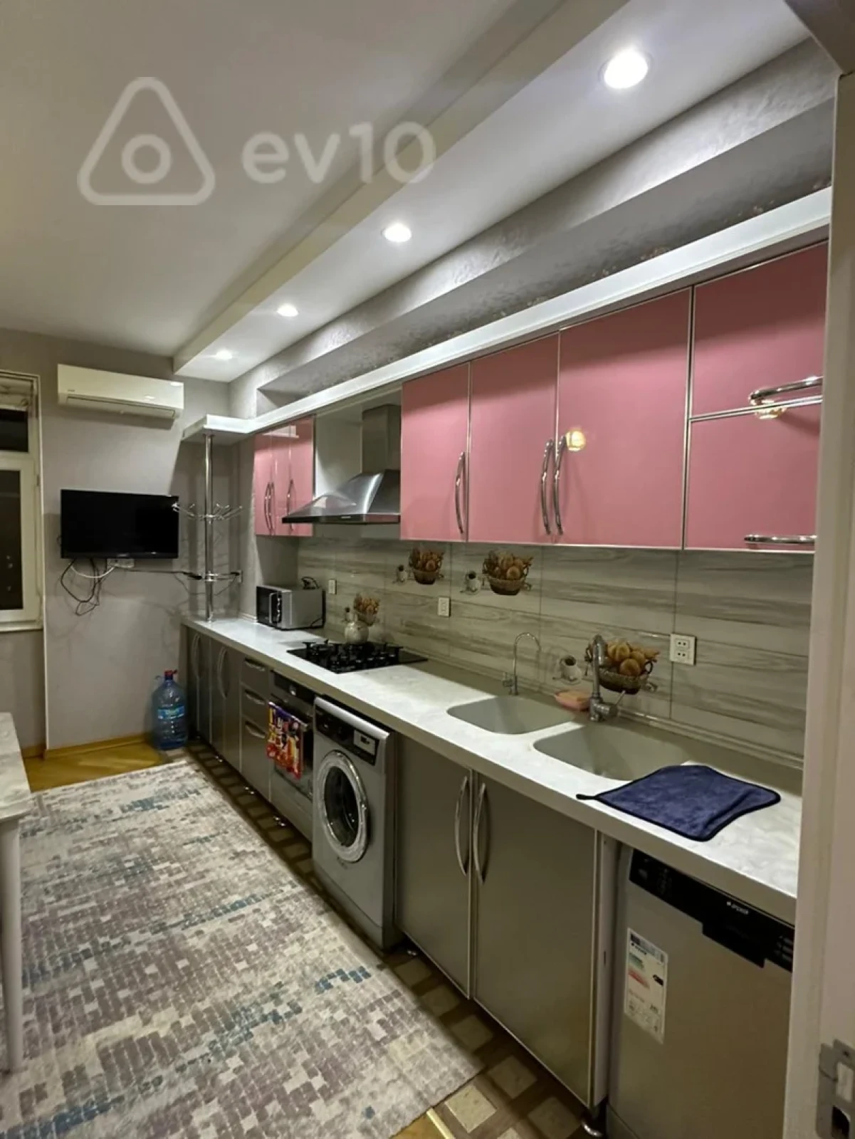 Kirayə verilir 3 otaqlı yeni tikili 100 m²