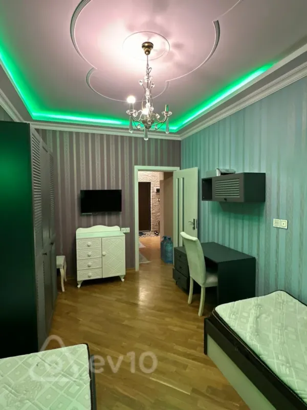 Kirayə verilir 3 otaqlı yeni tikili 100 m²